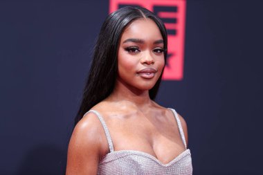 Dolce ve Gabbana elbisesi giyen Amerikalı aktris Marsai Martin, 26 Haziran 2022 'de Los Angeles, Kaliforniya, ABD' deki Microsoft Theater 'da düzenlenen BET Ödülleri 2022' ye ulaştı..