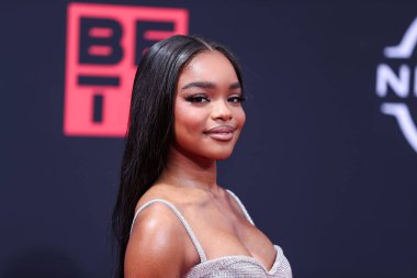 Dolce ve Gabbana elbisesi giyen Amerikalı aktris Marsai Martin, 26 Haziran 2022 'de Los Angeles, Kaliforniya, ABD' deki Microsoft Theater 'da düzenlenen BET Ödülleri 2022' ye ulaştı.. 