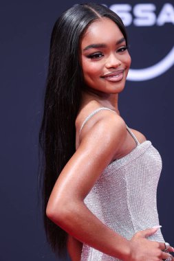 Dolce ve Gabbana elbisesi giyen Amerikalı aktris Marsai Martin, 26 Haziran 2022 'de Los Angeles, Kaliforniya, ABD' deki Microsoft Theater 'da düzenlenen BET Ödülleri 2022' ye ulaştı..