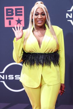 Mignon, 26 Haziran 2022 'de Los Angeles, Kaliforniya' da Microsoft Theater 'da düzenlenen BET Ödülleri' ne ulaşır..