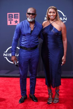 Nyonisela Sioh ve NeNe Leakes, 26 Haziran 2022 'de Los Angeles, Kaliforniya' da Microsoft Theater 'da düzenlenen BET Ödülleri' ne geldiler..