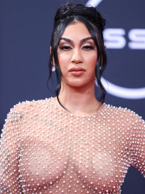 Kraliçe Naija, 26 Haziran 2022 'de Los Angeles, Kaliforniya' da Microsoft Theater 'da düzenlenen BET Ödülleri 2022' ye ulaştı.. 