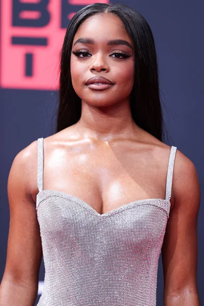 Dolce ve Gabbana elbisesi giyen Amerikalı aktris Marsai Martin, 26 Haziran 2022 'de Los Angeles, Kaliforniya, ABD' deki Microsoft Theater 'da düzenlenen BET Ödülleri 2022' ye ulaştı..
