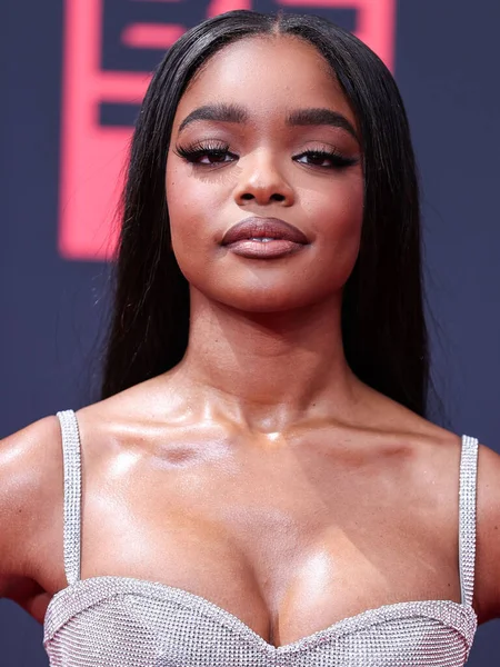 Dolce ve Gabbana elbisesi giyen Amerikalı aktris Marsai Martin, 26 Haziran 2022 'de Los Angeles, Kaliforniya, ABD' deki Microsoft Theater 'da düzenlenen BET Ödülleri 2022' ye ulaştı..