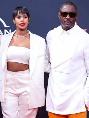 Sabrina Dhowre Elba ve kocası Idris Elba, 26 Haziran 2022 tarihinde Los Angeles, Kaliforniya, ABD 'de Microsoft Theater' da düzenlenen BET Ödülleri 'ne geldiler..