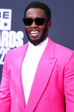 Sean Diddy Combs, 26 Haziran 2022 'de Los Angeles, Kaliforniya' da Microsoft Theater 'da düzenlenen BET Ödülleri' ne ulaştı..