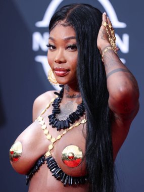 Summer Walker, Los Angeles, Kaliforniya 'da 26 Haziran 2022' de Microsoft Theater 'da düzenlenen BET Ödülleri' ne ulaştı..