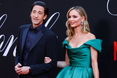 Amerikalı aktör Adrien Brody ve kız arkadaşı / İngiliz moda tasarımcısı ve aktris Georgina Chapman, 13 Eylül 2022 'de Hollywood, Los Angeles' taki TCL Çin Tiyatrosu IMAX 'te düzenlenen Netflix' in 'Blonde' adlı filminin Los Angeles galasına geldiler.