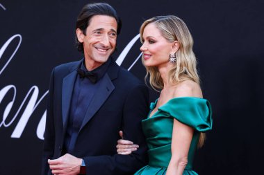 Amerikalı aktör Adrien Brody ve kız arkadaşı / İngiliz moda tasarımcısı ve aktris Georgina Chapman, 13 Eylül 2022 'de Hollywood, Los Angeles' taki TCL Çin Tiyatrosu IMAX 'te düzenlenen Netflix' in 'Blonde' adlı filminin Los Angeles galasına geldiler.