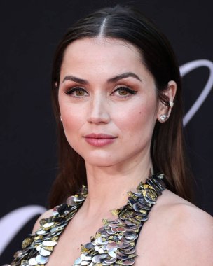Louis Vuitton elbisesi giyen Kübalı aktris Ana de Armas, 13 Eylül 2022 'de Hollywood, Los Angeles, Kaliforniya, ABD' de bulunan TCL Çin Tiyatrosu IMAX 'te düzenlenen Netflix' in 'Blonde' adlı filminin Los Angeles galasına geldi.. 