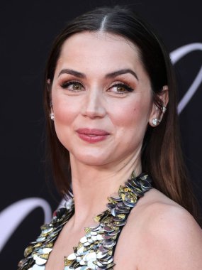 Louis Vuitton elbisesi giyen Kübalı aktris Ana de Armas, 13 Eylül 2022 'de Hollywood, Los Angeles, Kaliforniya, ABD' de bulunan TCL Çin Tiyatrosu IMAX 'te düzenlenen Netflix' in 'Blonde' adlı filminin Los Angeles galasına geldi.. 