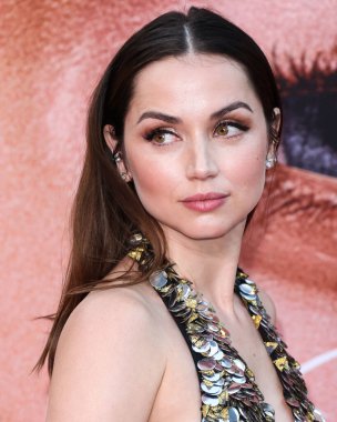 Louis Vuitton elbisesi giyen Kübalı aktris Ana de Armas, 13 Eylül 2022 'de Hollywood, Los Angeles, Kaliforniya, ABD' de bulunan TCL Çin Tiyatrosu IMAX 'te düzenlenen Netflix' in 'Blonde' adlı filminin Los Angeles galasına geldi.. 