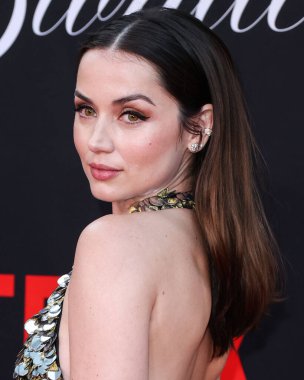 Louis Vuitton elbisesi giyen Kübalı aktris Ana de Armas, 13 Eylül 2022 'de Hollywood, Los Angeles, Kaliforniya, ABD' de bulunan TCL Çin Tiyatrosu IMAX 'te düzenlenen Netflix' in 'Blonde' adlı filminin Los Angeles galasına geldi.. 