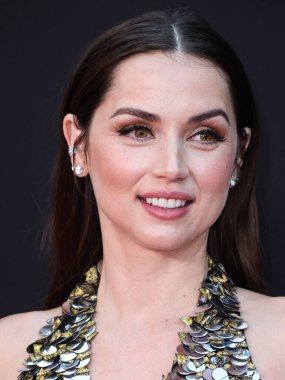 Louis Vuitton elbisesi giyen Kübalı aktris Ana de Armas, 13 Eylül 2022 'de Hollywood, Los Angeles, Kaliforniya, ABD' de bulunan TCL Çin Tiyatrosu IMAX 'te düzenlenen Netflix' in 'Blonde' adlı filminin Los Angeles galasına geldi.. 