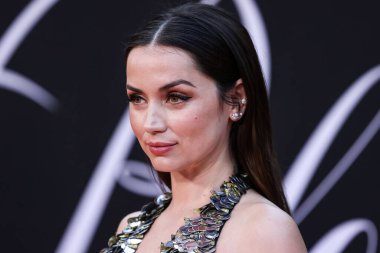 Louis Vuitton elbisesi giyen Kübalı aktris Ana de Armas, 13 Eylül 2022 'de Hollywood, Los Angeles, Kaliforniya, ABD' de bulunan TCL Çin Tiyatrosu IMAX 'te düzenlenen Netflix' in 'Blonde' adlı filminin Los Angeles galasına geldi..