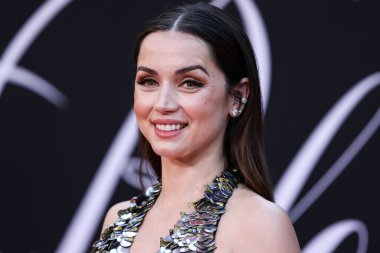 Louis Vuitton elbisesi giyen Kübalı aktris Ana de Armas, 13 Eylül 2022 'de Hollywood, Los Angeles, Kaliforniya, ABD' de bulunan TCL Çin Tiyatrosu IMAX 'te düzenlenen Netflix' in 'Blonde' adlı filminin Los Angeles galasına geldi..