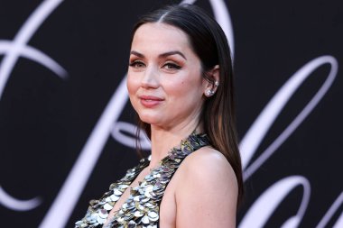 Louis Vuitton elbisesi giyen Kübalı aktris Ana de Armas, 13 Eylül 2022 'de Hollywood, Los Angeles, Kaliforniya, ABD' de bulunan TCL Çin Tiyatrosu IMAX 'te düzenlenen Netflix' in 'Blonde' adlı filminin Los Angeles galasına geldi.. 