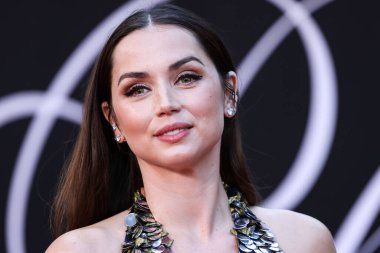 Louis Vuitton elbisesi giyen Kübalı aktris Ana de Armas, 13 Eylül 2022 'de Hollywood, Los Angeles, Kaliforniya, ABD' de bulunan TCL Çin Tiyatrosu IMAX 'te düzenlenen Netflix' in 'Blonde' adlı filminin Los Angeles galasına geldi.. 
