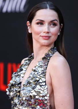 Louis Vuitton elbisesi giyen Kübalı aktris Ana de Armas, 13 Eylül 2022 'de Hollywood, Los Angeles, Kaliforniya, ABD' de bulunan TCL Çin Tiyatrosu IMAX 'te düzenlenen Netflix' in 'Blonde' adlı filminin Los Angeles galasına geldi.. 