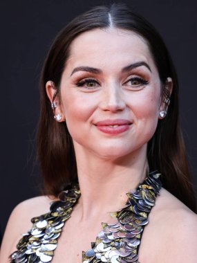 Louis Vuitton elbisesi giyen Kübalı aktris Ana de Armas, 13 Eylül 2022 'de Hollywood, Los Angeles, Kaliforniya, ABD' de bulunan TCL Çin Tiyatrosu IMAX 'te düzenlenen Netflix' in 'Blonde' adlı filminin Los Angeles galasına geldi.. 