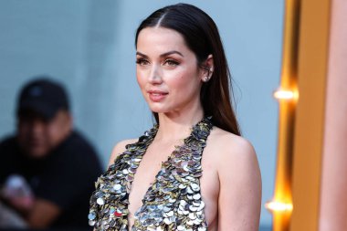 Louis Vuitton elbisesi giyen Kübalı aktris Ana de Armas, 13 Eylül 2022 'de Hollywood, Los Angeles, Kaliforniya, ABD' de bulunan TCL Çin Tiyatrosu IMAX 'te düzenlenen Netflix' in 'Blonde' adlı filminin Los Angeles galasına geldi.. 