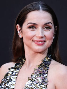 Louis Vuitton elbisesi giyen Kübalı aktris Ana de Armas, 13 Eylül 2022 'de Hollywood, Los Angeles, Kaliforniya, ABD' de bulunan TCL Çin Tiyatrosu IMAX 'te düzenlenen Netflix' in 'Blonde' adlı filminin Los Angeles galasına geldi.