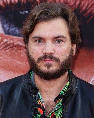 Amerikalı aktör Emile Hirsch 13 Eylül 2022 'de Hollywood, Los Angeles, Kaliforniya, ABD' de bulunan TCL Çin Tiyatrosu IMAX 'te düzenlenen Netflix' in 'Blonde' nin Los Angeles galasına geldi.. 