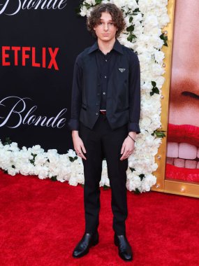 Amerikalı aktör Mason Thames 13 Eylül 2022 'de Hollywood, Los Angeles, Kaliforniya, ABD' deki TCL Çin Tiyatrosu IMAX 'te düzenlenen Netflix' in 'Blonde' nin Los Angeles prömiyerine geldi.