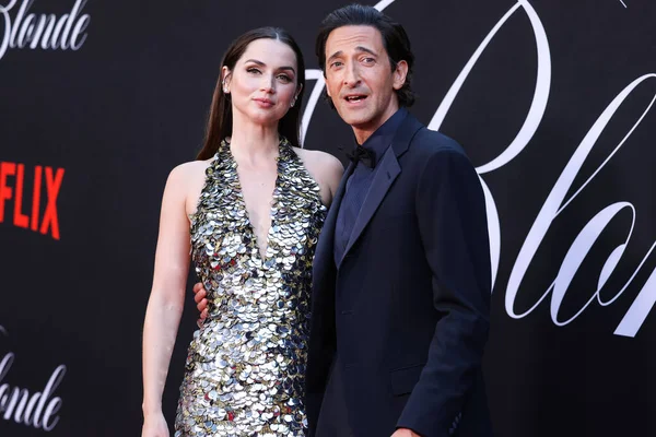 Actriz Cubano Española Ana Armas Actor Estadounidense Adrien Brody Llegan — Foto de Stock