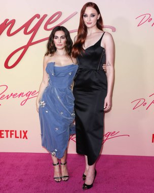 Louis Vuitton 'u giyen İngiliz aktris Sophie Turner, Netflix' in 14 Eylül 2022 'de Hollywood, Los Angeles, Kaliforniya, ABD' de düzenlenen Netflix Tudum Tiyatrosu 'ndaki 