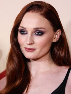 Louis Vuitton 'u giyen İngiliz aktris Sophie Turner, Netflix' in 14 Eylül 2022 'de Hollywood, Los Angeles, Kaliforniya, ABD' de düzenlenen Netflix Tudum Tiyatrosu 'ndaki 