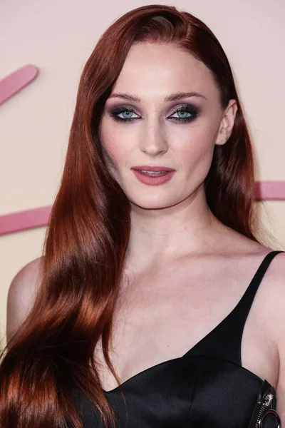 Αγγλίδα Ηθοποιός Sophie Turner Φορώντας Louis Vuitton Φτάνει Στην Ειδική — Φωτογραφία Αρχείου