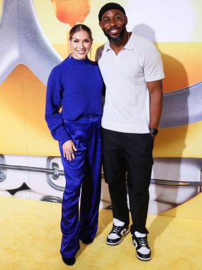 Allison Holker ve Stephen twitch Boss, 25 Haziran 2022 'de Hollywood, Los Angeles, Kaliforniya, ABD' de bulunan TCL Çin Tiyatrosu IMAX 'ta düzenlenen Los Angeles Aydınlanma ve Evrensel Filmlerin Minyonları' na geldiler.. 