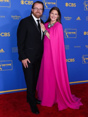 Amerikalı aktris Drew Barrymore, 24 Haziran 2022 'de Pasadena Kongre Merkezi' nde düzenlenen 49. Gündüz Emmy Ödülleri 'ne geldi..