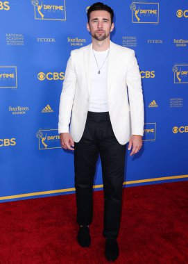 Billy Flynn 24 Haziran 2022 'de Pasadena, Los Angeles, Kaliforniya' da düzenlenen 49. Gündüz Emmy Ödülleri 'ne ulaşır..