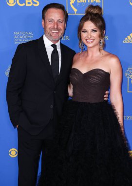 Chris Harrison ve Lauren Zima 24 Haziran 2022 'de Pasadena Kongre Merkezi' nde düzenlenen 49. Gündüz Emmy Ödülleri 'ne geldiler.. 