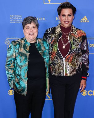 Chrisanne Blankenship ve Alexandra Billings, 24 Haziran 2022 'de Pasadena, Los Angeles, Kaliforniya, ABD' deki Pasadena Kongre Merkezi 'nde düzenlenen 49.. 