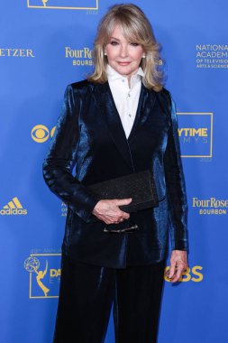 Deidre Hall, 24 Haziran 2022 'de Pasadena Kongre Merkezi' nde düzenlenen 49. Gündüz Emmy Ödülleri 'ne ulaşır..