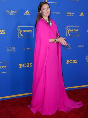 Amerikalı aktris Drew Barrymore, 24 Haziran 2022 'de Pasadena Kongre Merkezi' nde düzenlenen 49. Gündüz Emmy Ödülleri 'ne geldi..