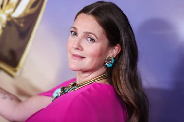 Amerikalı aktris Drew Barrymore, 24 Haziran 2022 'de Pasadena Kongre Merkezi' nde düzenlenen 49. Gündüz Emmy Ödülleri 'ne geldi..