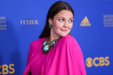 Amerikalı aktris Drew Barrymore, 24 Haziran 2022 'de Pasadena Kongre Merkezi' nde düzenlenen 49. Gündüz Emmy Ödülleri 'ne geldi..