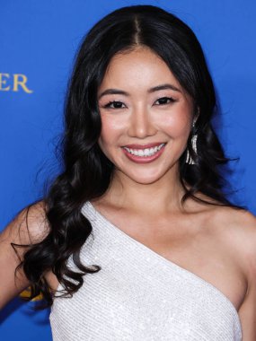 Kelsey Wang, 24 Haziran 2022 'de Pasadena Kongre Merkezi' nde düzenlenen 49. Gündüz Emmy Ödülleri 'ne ulaştı.. 