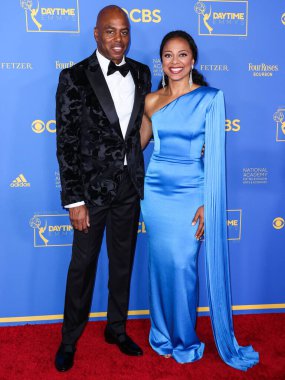 Kevin Frazier ve Nischelle Turner 24 Haziran 2022 'de Pasadena Kongre Merkezi' nde düzenlenen 49. Gündüz Emmy Ödülleri 'ne geldiler.. 