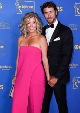 Laura Wright ve Wes Ramsey 24 Haziran 2022 'de Pasadena Kongre Merkezi' nde düzenlenen 49. Gündüz Emmy Ödülleri 'ne geldiler..