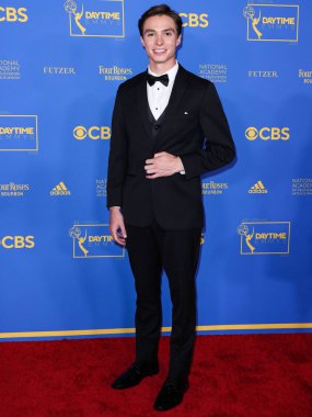 Nicholas Chavez, 24 Haziran 2022 'de Pasadena Kongre Merkezi' nde düzenlenen 49. Gündüz Emmy Ödülleri 'ne geldi.. 