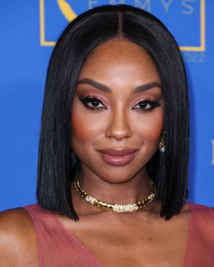 Tanisha Harper, 24 Haziran 2022 'de Pasadena Kongre Merkezi' nde düzenlenen 49. Gündüz Emmy Ödülleri 'ne geldi..