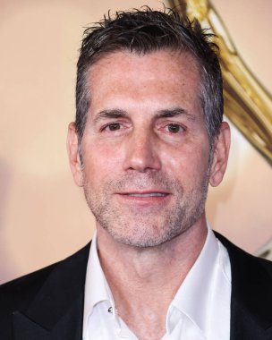 Olağanüstü Drama Dizisi ödülünü kazanan besteci Frank Valentini, 24 Haziran 2022 'de Pasadena, Los Angeles, Kaliforniya, ABD' de düzenlenen 49. Gündüz Emmy Ödülleri 'nde basın odasında poz verdi.. 