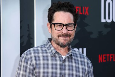 Amerikalı film yapımcısı J.J. Abrams Netflix 'in Lou' sunun Los Angeles galasına 15 Eylül 2022 'de Hollywood, Los Angeles, Kaliforniya, ABD' deki Netflix Tudum Tiyatrosu 'nda geldi..