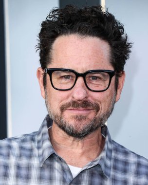 Amerikalı film yapımcısı J.J. Abrams Netflix 'in Lou' sunun Los Angeles galasına 15 Eylül 2022 'de Hollywood, Los Angeles, Kaliforniya, ABD' deki Netflix Tudum Tiyatrosu 'nda geldi..