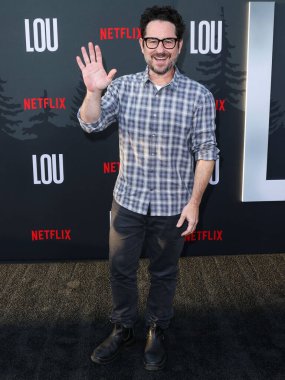 Amerikalı film yapımcısı J.J. Abrams Netflix 'in Lou' sunun Los Angeles galasına 15 Eylül 2022 'de Hollywood, Los Angeles, Kaliforniya, ABD' deki Netflix Tudum Tiyatrosu 'nda geldi..